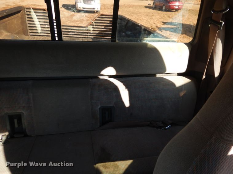 image for item GJ9085 1997 Ford F250 SuperCab pickup truck