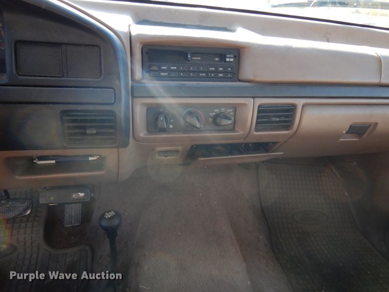 image for item GJ9085 1997 Ford F250 SuperCab pickup truck