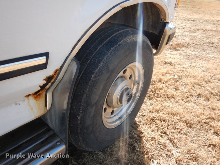 image for item GJ9085 1997 Ford F250 SuperCab pickup truck