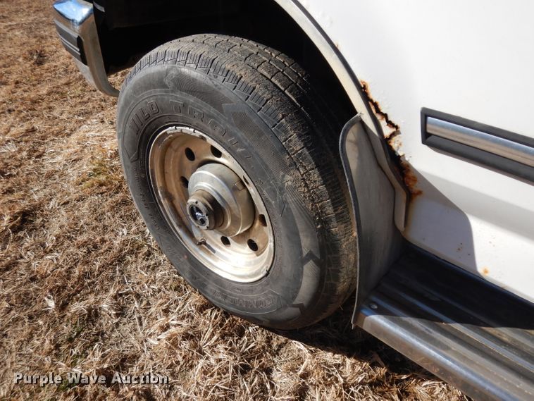 image for item GJ9085 1997 Ford F250 SuperCab pickup truck