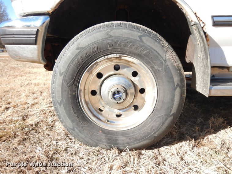 image for item GJ9085 1997 Ford F250 SuperCab pickup truck