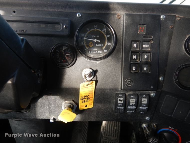 image for item GJ9154 1999 Thomas Built Saf-T-Liner ER school bus