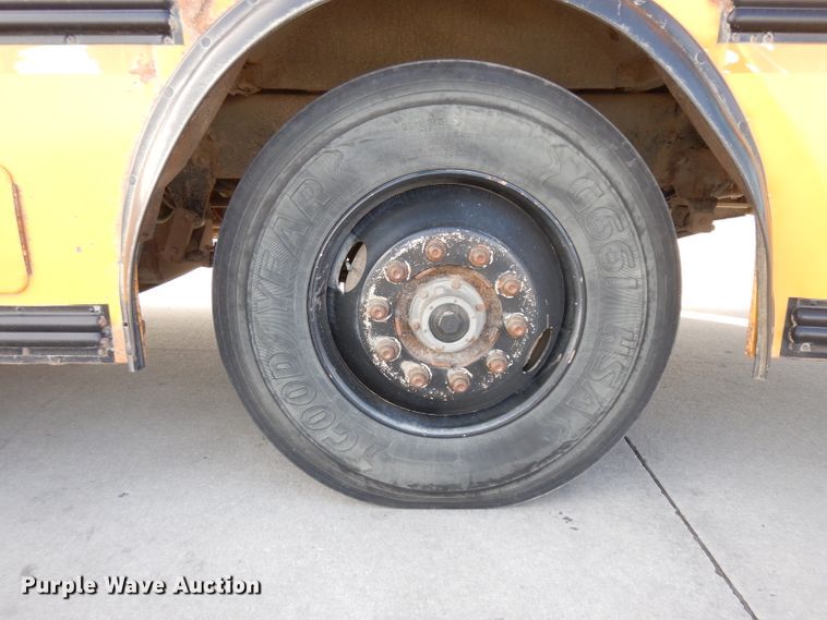 image for item GJ9154 1999 Thomas Built Saf-T-Liner ER school bus