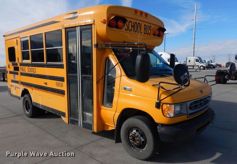 image for item GJ9155 2002 Ford E450 school bus