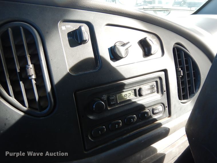 image for item GJ9155 2002 Ford E450 school bus