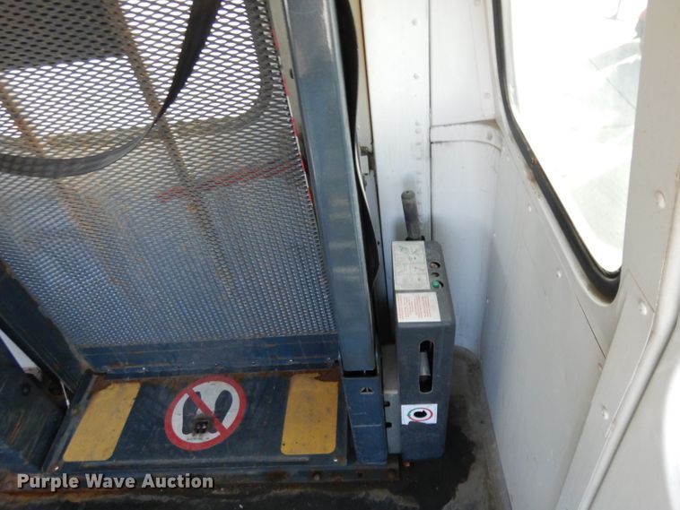 image for item GJ9155 2002 Ford E450 school bus