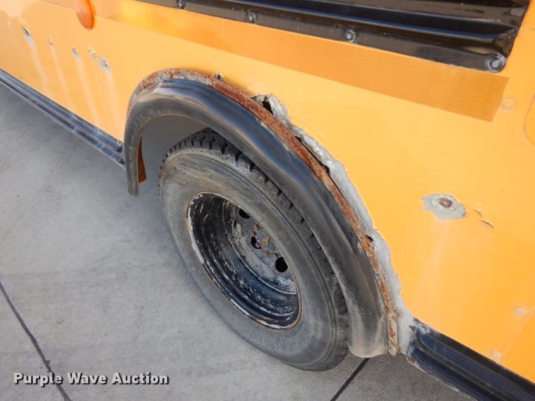 image for item GJ9155 2002 Ford E450 school bus