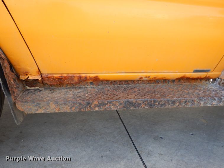 image for item GJ9155 2002 Ford E450 school bus