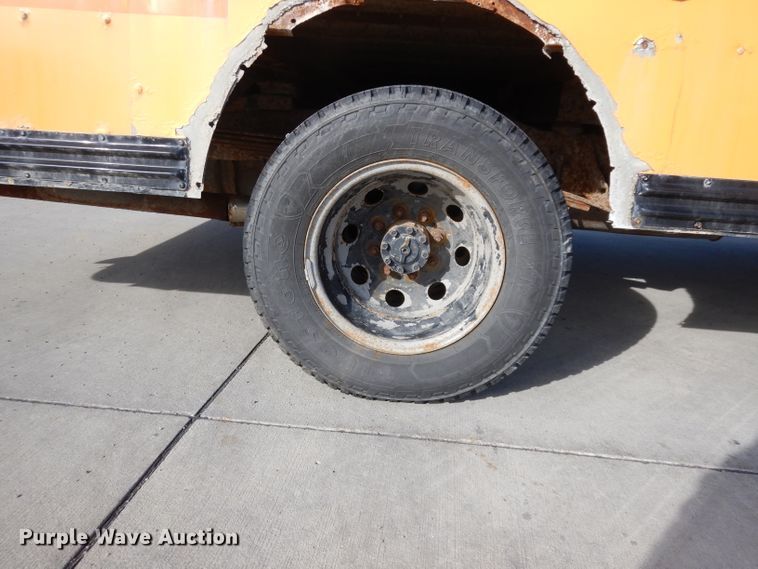 image for item GJ9155 2002 Ford E450 school bus