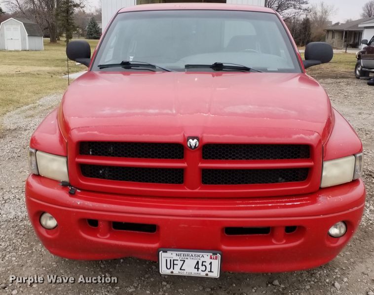 image for item GJ9164 1999 Dodge Ram 2500 Quad Cab pickup truck