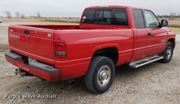 image for item GJ9164 1999 Dodge Ram 2500 Quad Cab pickup truck