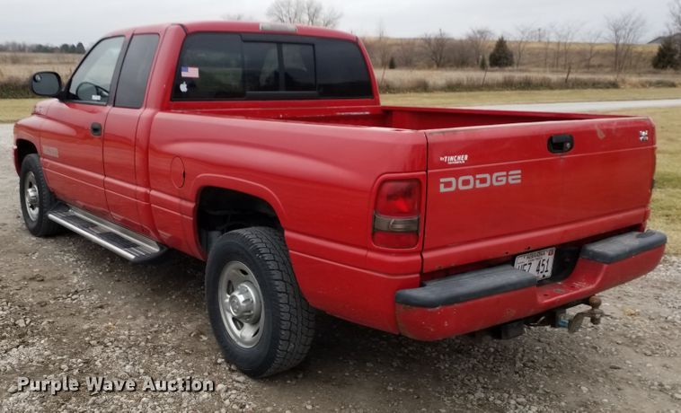 image for item GJ9164 1999 Dodge Ram 2500 Quad Cab pickup truck