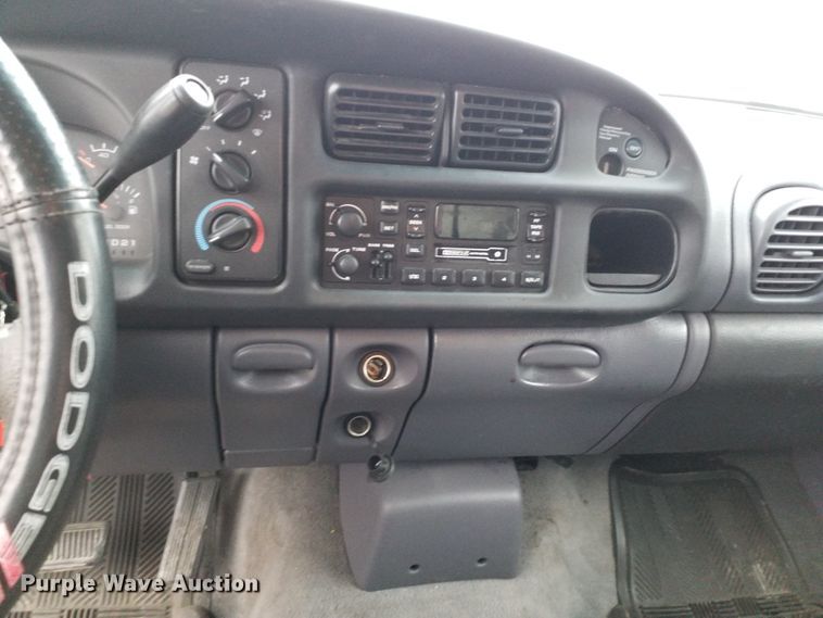 image for item GJ9164 1999 Dodge Ram 2500 Quad Cab pickup truck