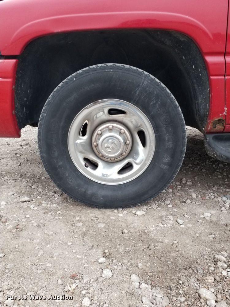 image for item GJ9164 1999 Dodge Ram 2500 Quad Cab pickup truck