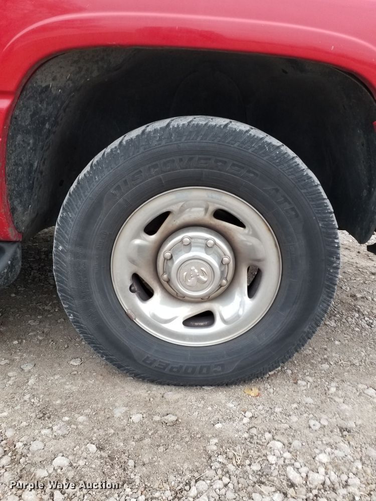 image for item GJ9164 1999 Dodge Ram 2500 Quad Cab pickup truck