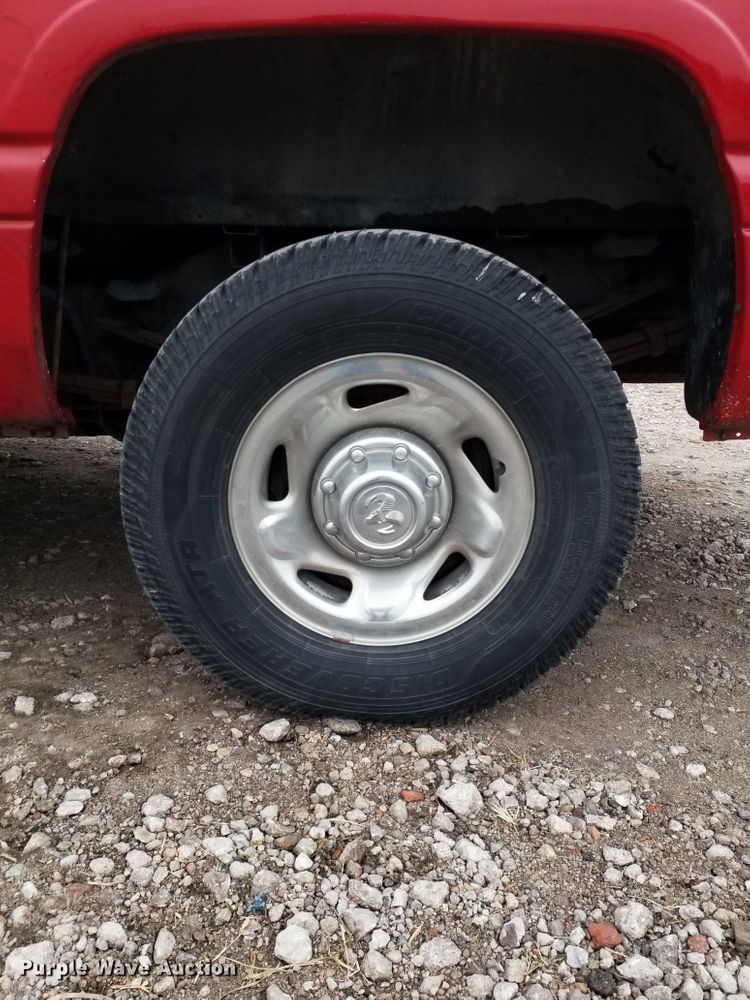 image for item GJ9164 1999 Dodge Ram 2500 Quad Cab pickup truck