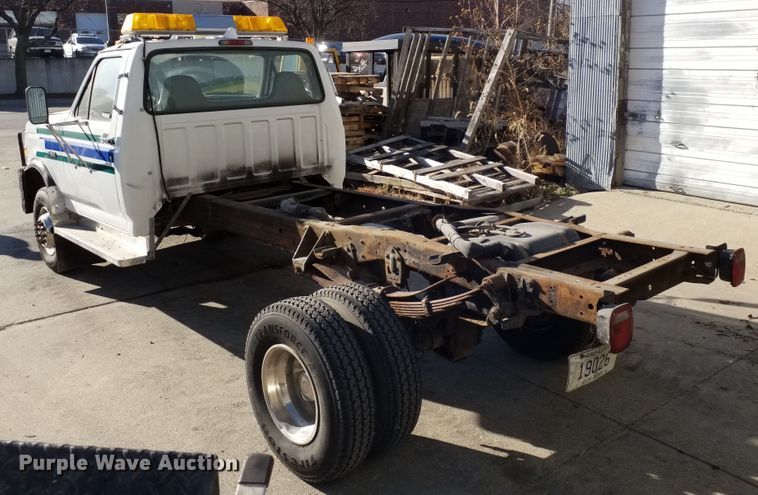 image for item GJ9179 1996 Ford F450 Super Duty truck cab and chassis