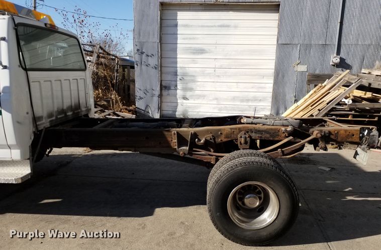 image for item GJ9179 1996 Ford F450 Super Duty truck cab and chassis