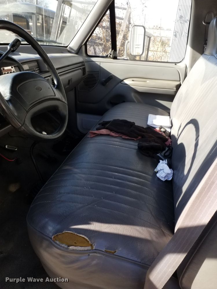 image for item GJ9179 1996 Ford F450 Super Duty truck cab and chassis