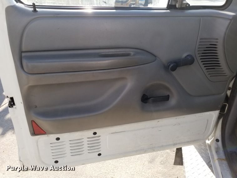 image for item GJ9179 1996 Ford F450 Super Duty truck cab and chassis