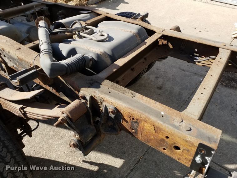 image for item GJ9179 1996 Ford F450 Super Duty truck cab and chassis