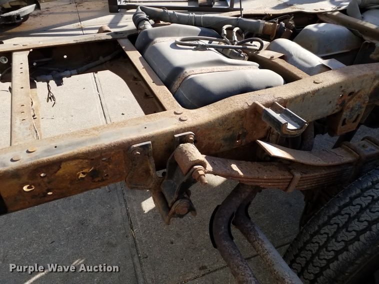 image for item GJ9179 1996 Ford F450 Super Duty truck cab and chassis