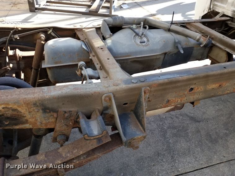 image for item GJ9179 1996 Ford F450 Super Duty truck cab and chassis