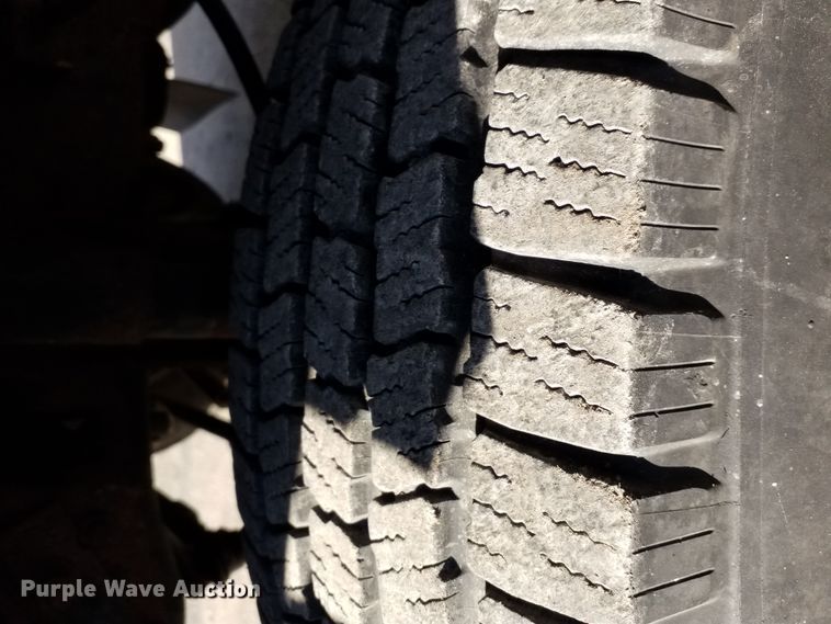 image for item GJ9179 1996 Ford F450 Super Duty truck cab and chassis