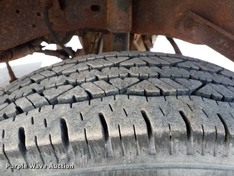 image for item GJ9179 1996 Ford F450 Super Duty truck cab and chassis