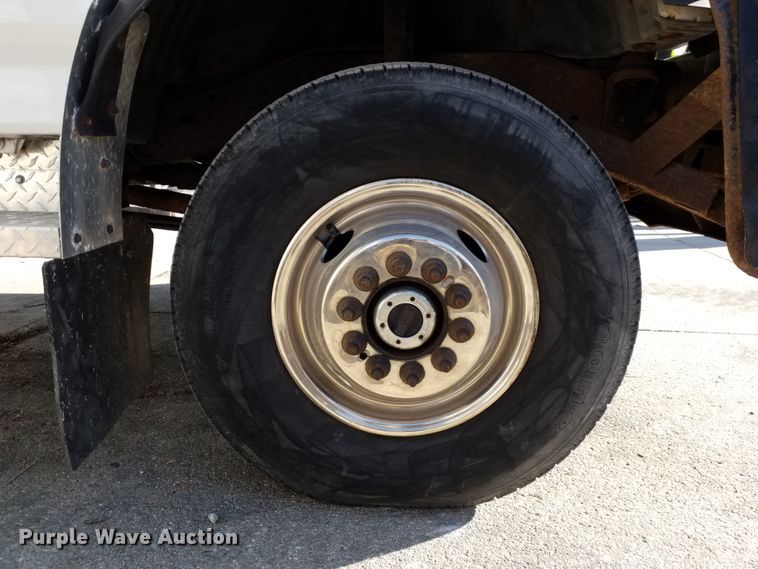 image for item GJ9179 1996 Ford F450 Super Duty truck cab and chassis