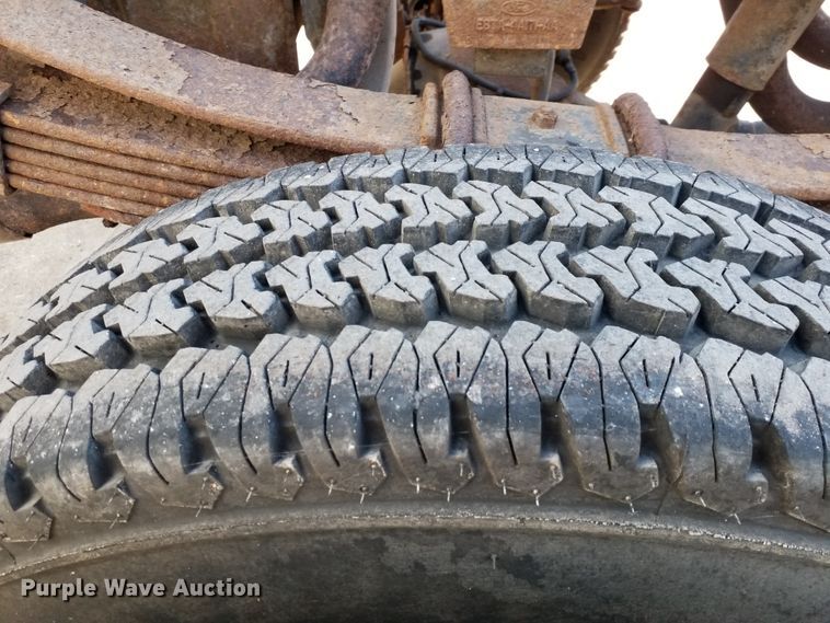 image for item GJ9179 1996 Ford F450 Super Duty truck cab and chassis