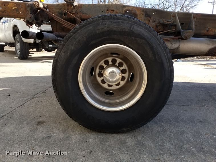 image for item GJ9179 1996 Ford F450 Super Duty truck cab and chassis