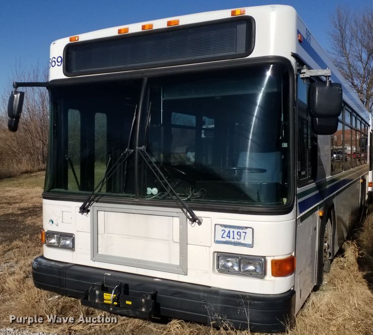 image for item GJ9180 2001 Gillig transit bus