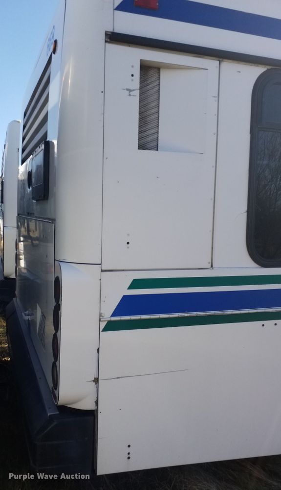 image for item GJ9180 2001 Gillig transit bus