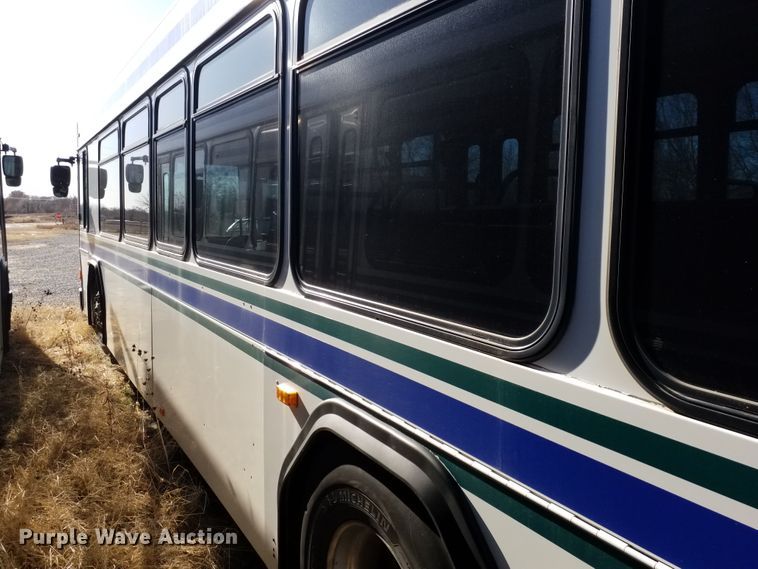 image for item GJ9180 2001 Gillig transit bus