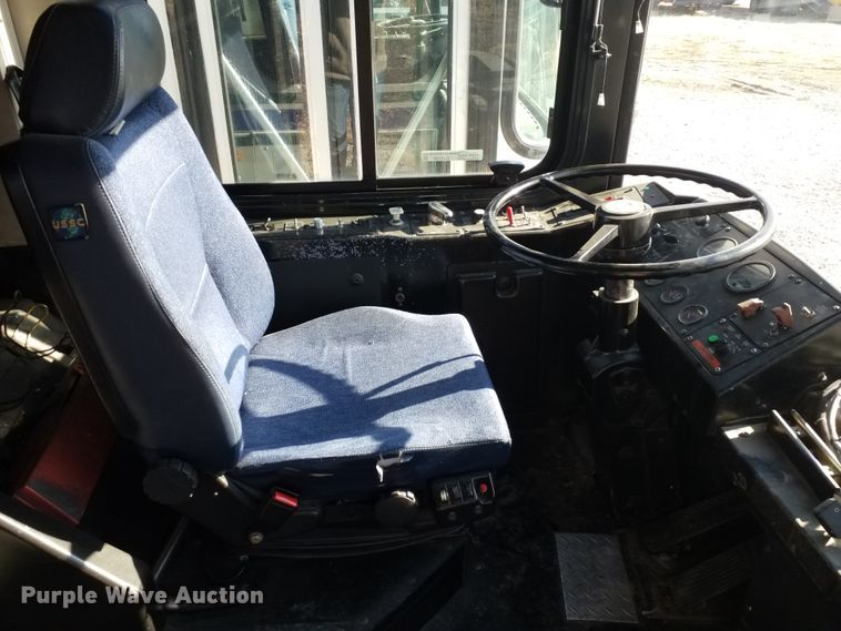 image for item GJ9180 2001 Gillig transit bus