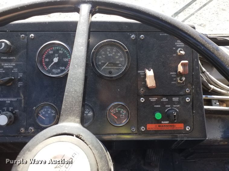 image for item GJ9180 2001 Gillig transit bus