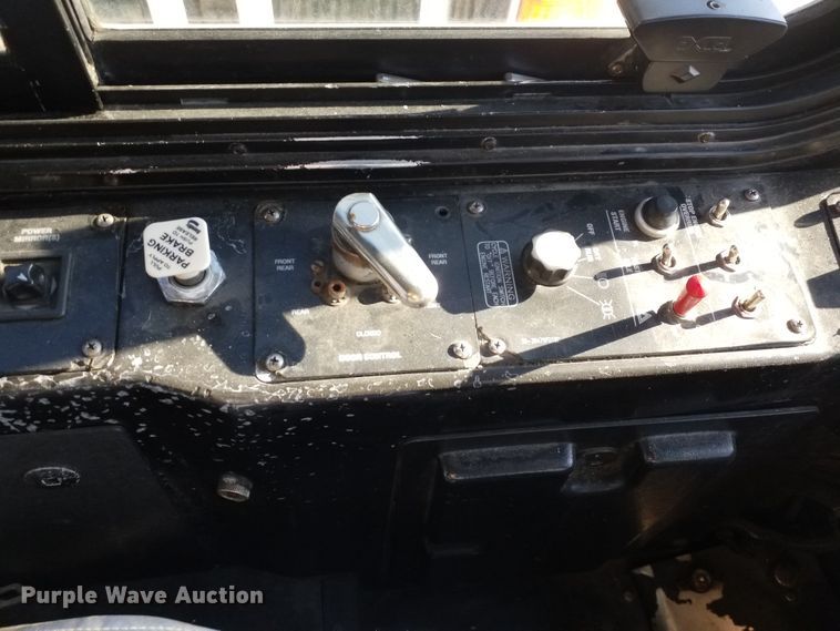 image for item GJ9180 2001 Gillig transit bus