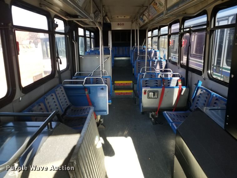 image for item GJ9180 2001 Gillig transit bus