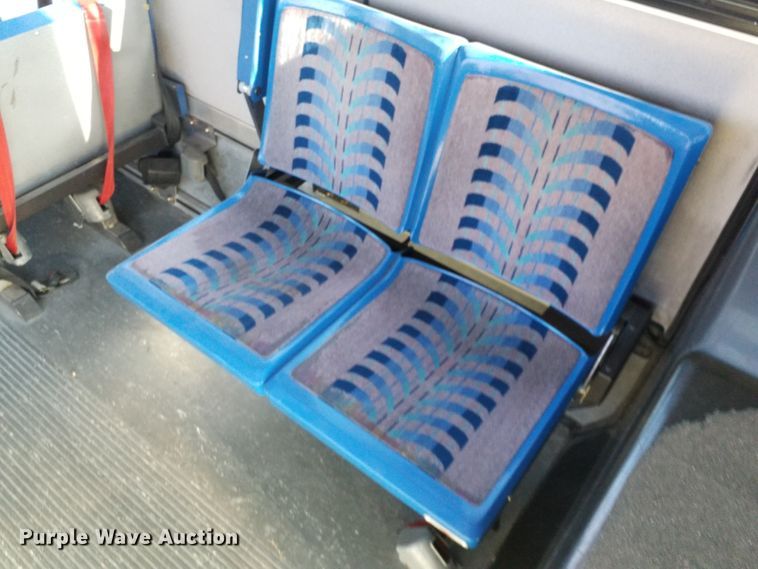 image for item GJ9180 2001 Gillig transit bus