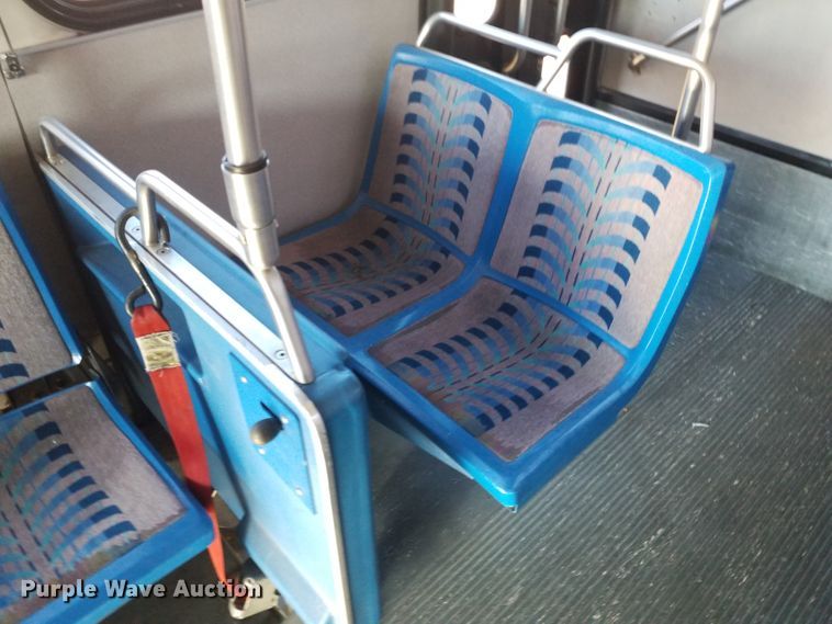 image for item GJ9180 2001 Gillig transit bus