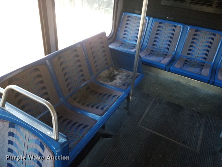 image for item GJ9180 2001 Gillig transit bus