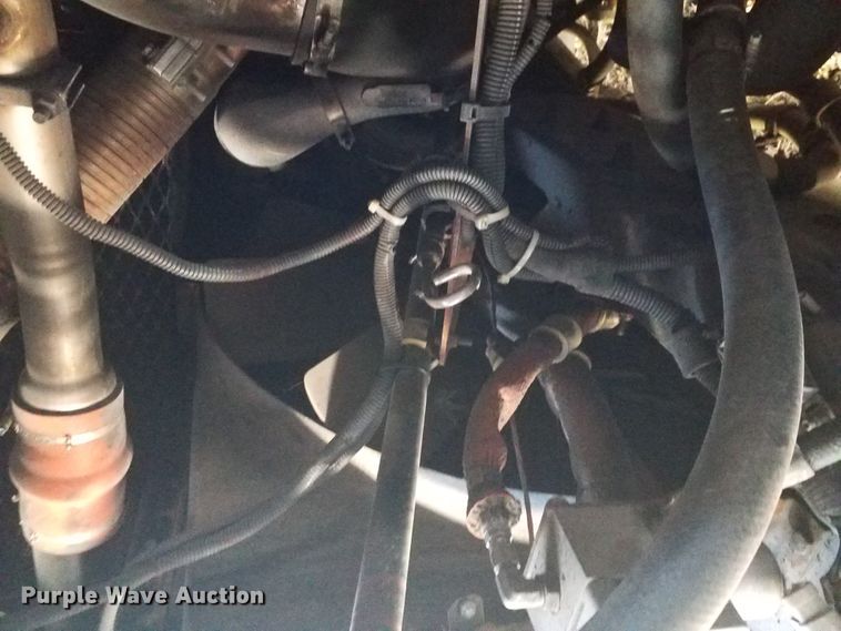 image for item GJ9180 2001 Gillig transit bus