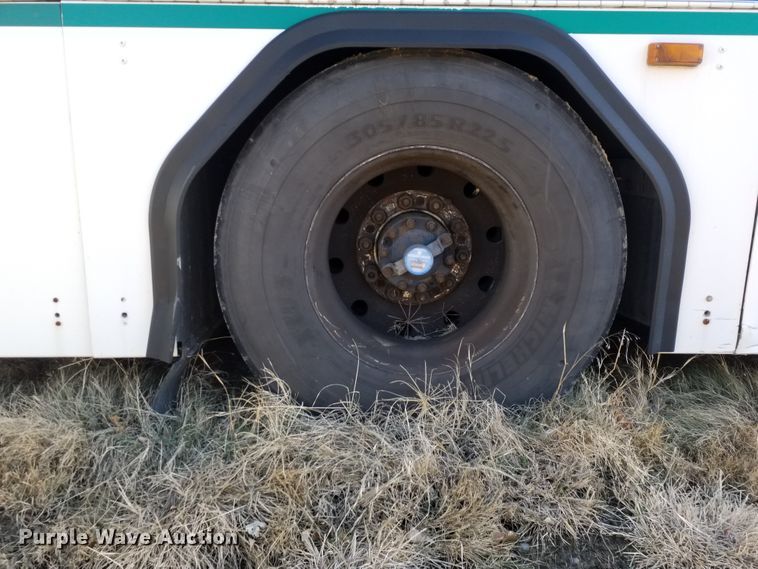 image for item GJ9180 2001 Gillig transit bus