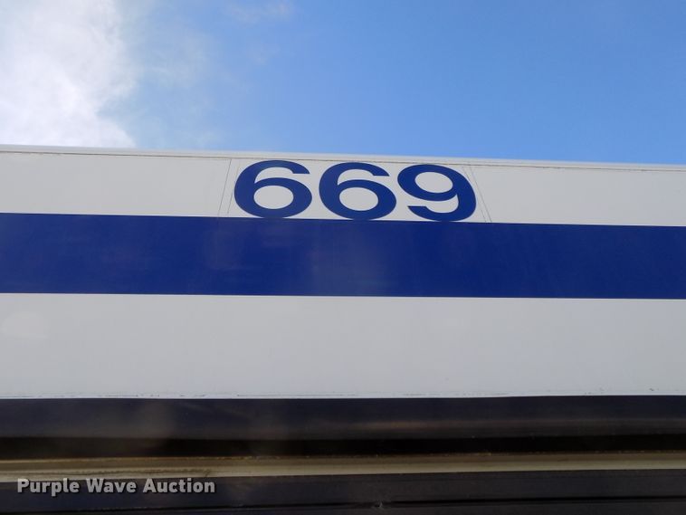 image for item GJ9180 2001 Gillig transit bus