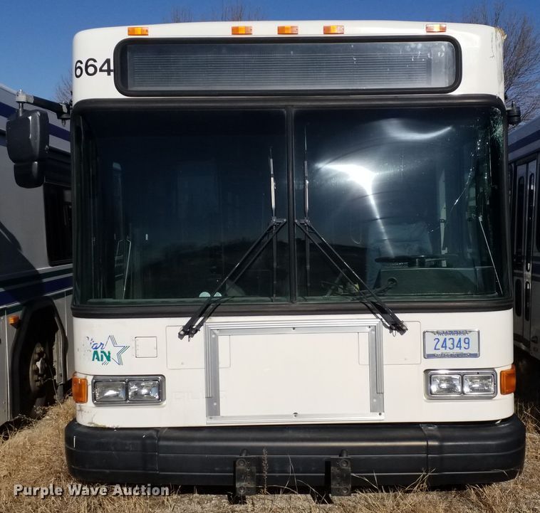 image for item GJ9181 2001 Gillig transit bus