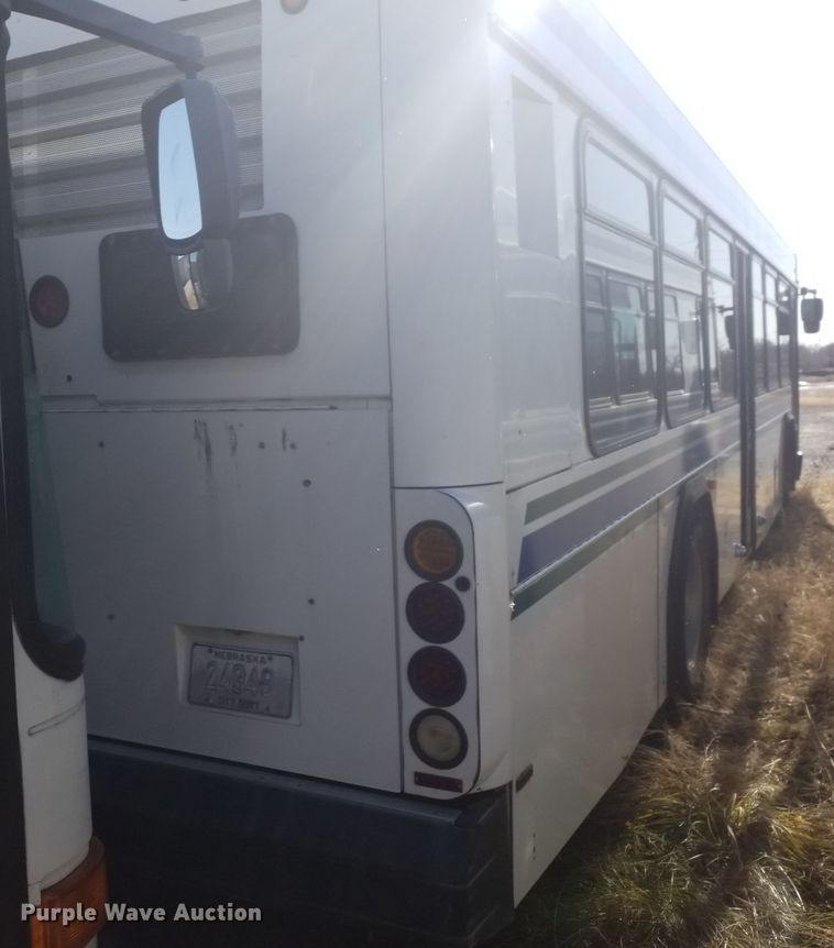 image for item GJ9181 2001 Gillig transit bus