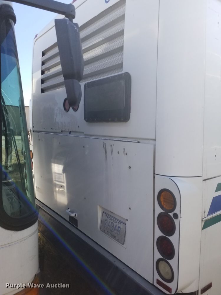 image for item GJ9181 2001 Gillig transit bus