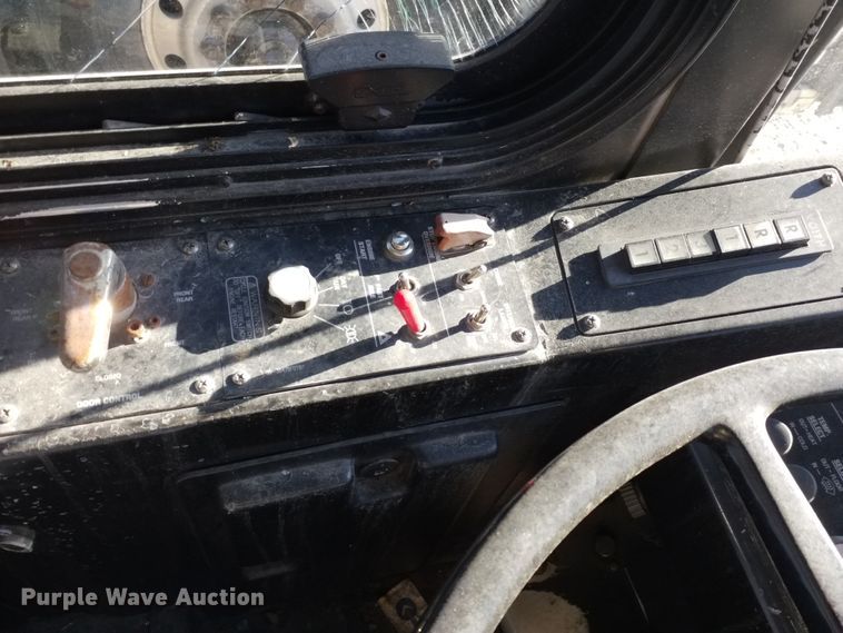 image for item GJ9181 2001 Gillig transit bus