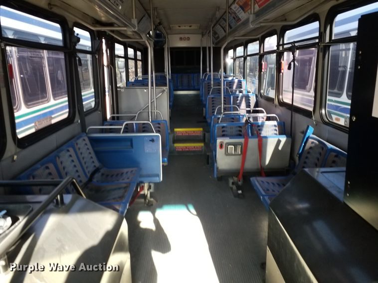 image for item GJ9181 2001 Gillig transit bus